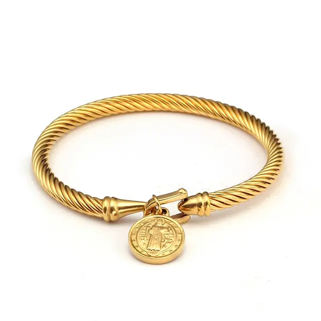 1 29 Bracelete Pingente São Bento Banhado em Ouro 18k - Imagem 1