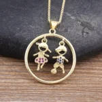 Colar com Pingente Dois Filhos Banhado em Ouro 18k - Imagem 2
