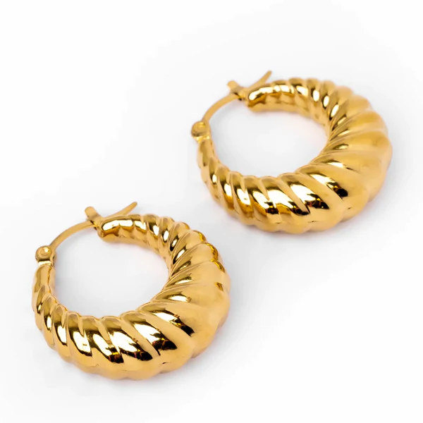 BrincosdeArgolaConchaMarinha_b8e262e9-d697-4519-9820-c6ac660f7531.webp Brincos de Argola Concha Marinha Banhado em Ouro 18k - Imagem 1