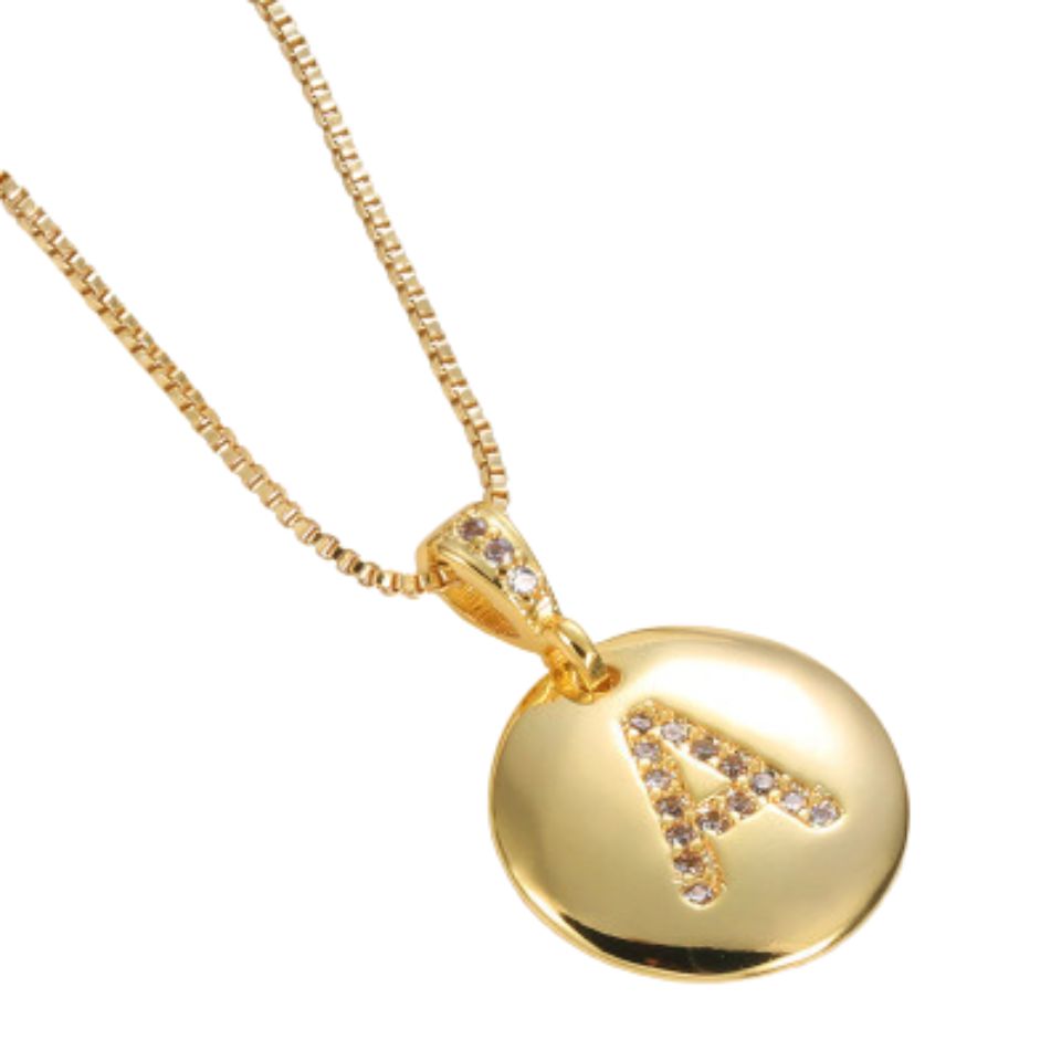 Design-sem-nome-6.jpg Colar Letra Inicial Com Pedras Cravejadas Banhado em Ouro 18k - Imagem 1