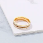 Anel Encanto com Pedras Brilhantes Banhado em Ouro 18k - Imagem 5