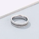 Anel Encanto com Pedras Brilhantes Banhado em Ouro 18k - Imagem 4