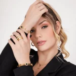 Anel Triplo com Fileira de Pedras Brilhantes Banhado em Ouro 18k - Imagem 4